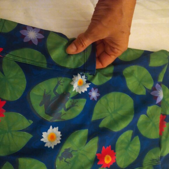 Lily pad and frog leggings 2xl - Picture 4 of 5